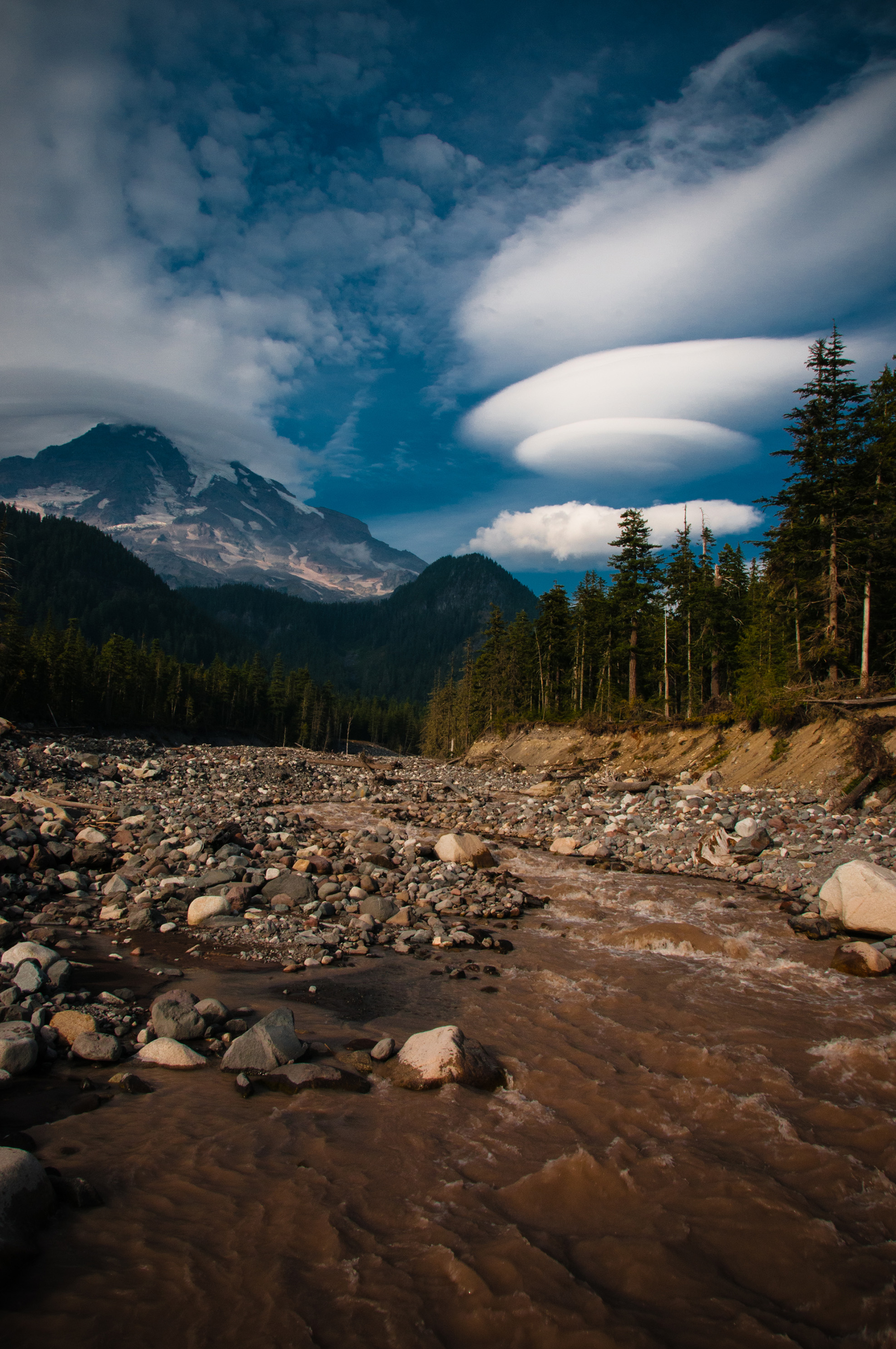 Lenticular Saucer Clouds over Mount Rainier | Shutterbug